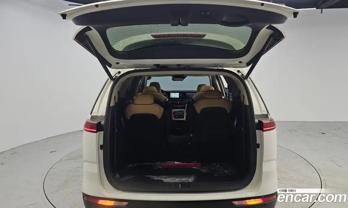 Kia Canival 2023 2.2 Автомат в Москве № 50561, фото 14