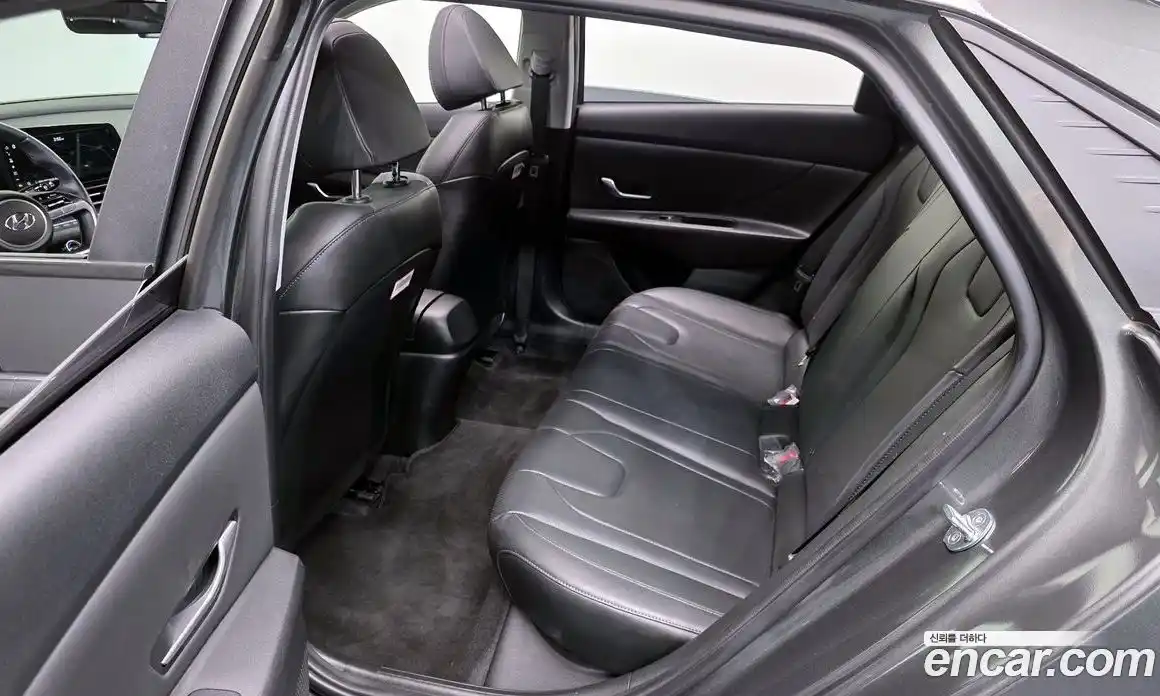 Hyundai Avante 2023 1.6 Автомат в Москве № 107841, фото 15