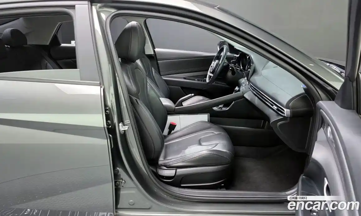 Hyundai Avante 2023 1.6 Автомат в Москве № 107841, фото 18