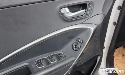 Hyundai Santa Fe 2016 2.0 Автомат в Москве № 108059, миниатюра 3