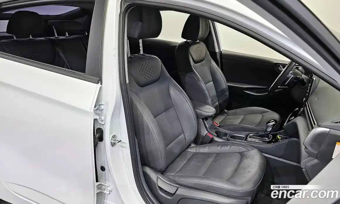 Hyundai Ioniq 2020 1.6 Автомат в Москве № 110364, фото 12