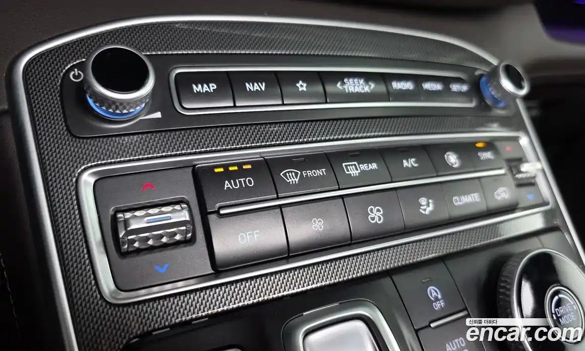 Hyundai Santa Fe 2023 2.5 Автомат в Москве № 112257, фото 16