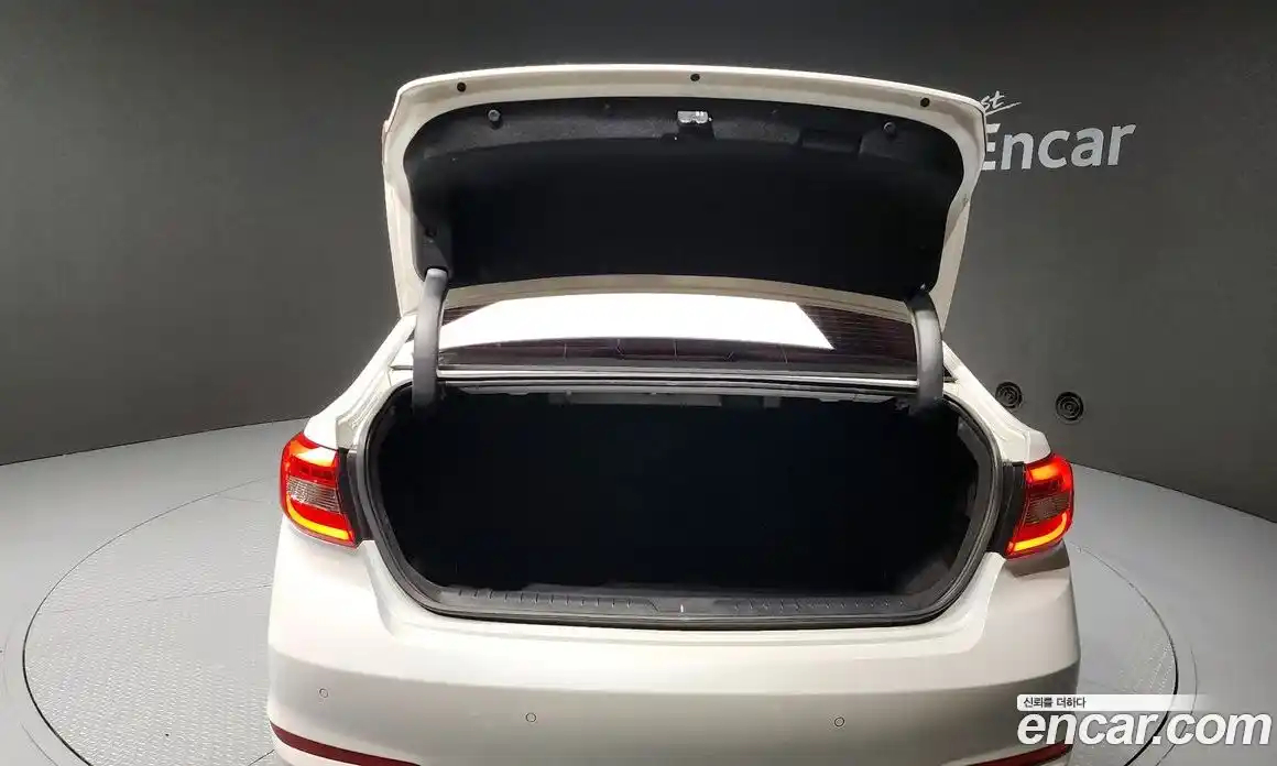 Hyundai Sonata 2017 2.0 Автомат в Москве № 112764, фото 9