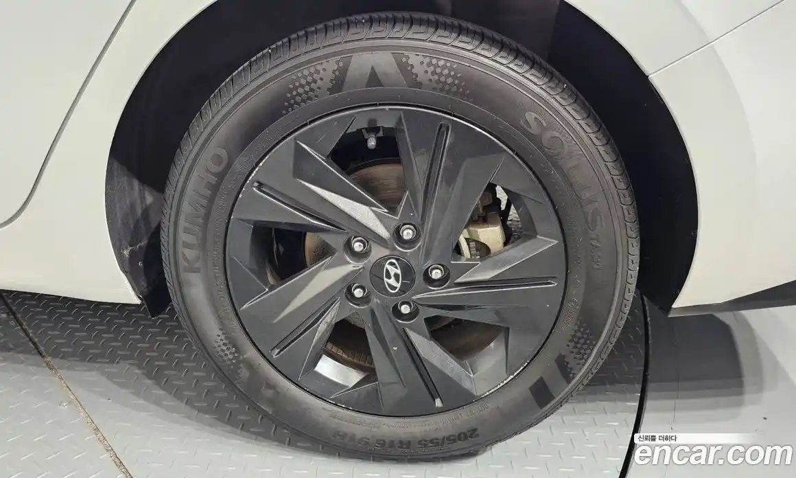 Hyundai Avante 2023 1.6 Автомат в Москве № 114613, фото 1