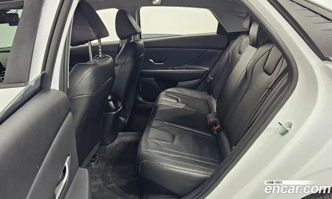 Hyundai Avante 2023 1.6 Автомат в Москве № 114613, фото 8