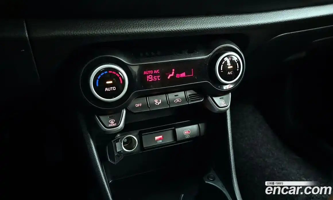 Kia Morning 2024 1.0 Автомат в Москве № 119283, фото 6