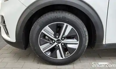 Kia Niro 2020 1.6 Автомат в Москве № 121108, миниатюра 2