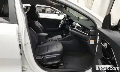 Kia Niro 2020 1.6 Автомат в Москве № 121108, миниатюра 4