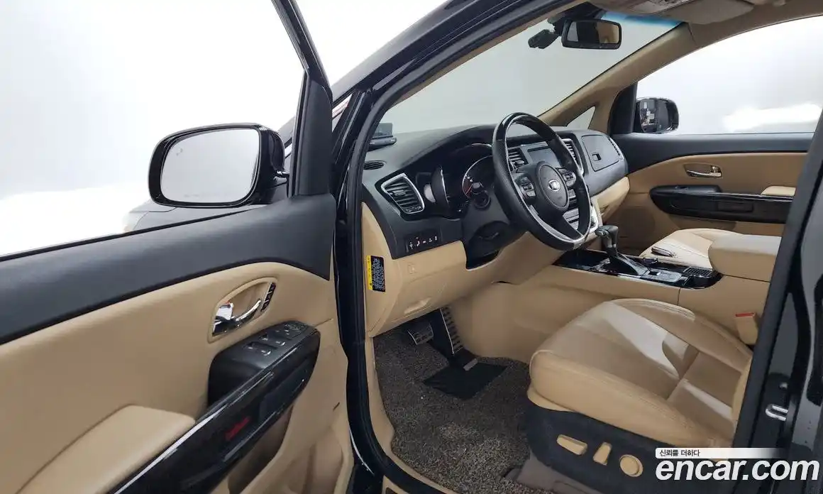 Kia Canival 2019 2.2 Автомат в Москве № 121937, фото 13