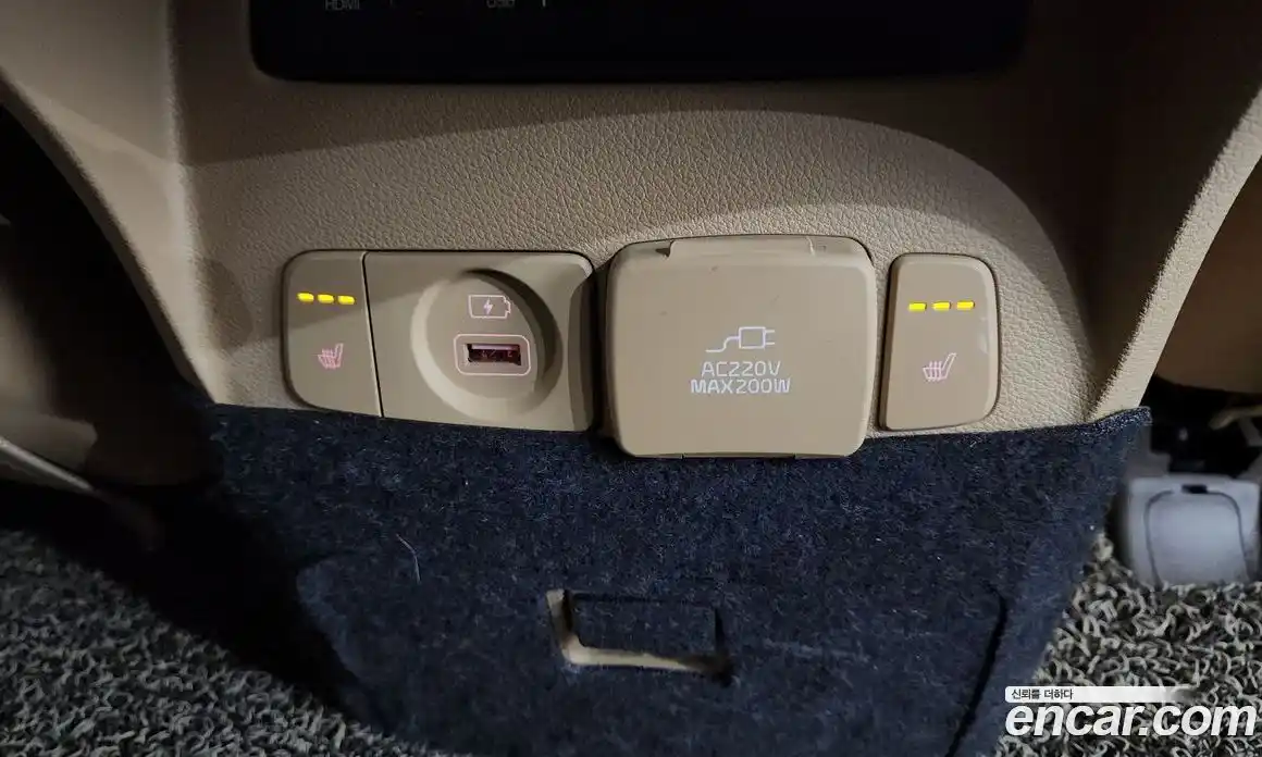 Kia Canival 2019 2.2 Автомат в Москве № 121937, фото 15