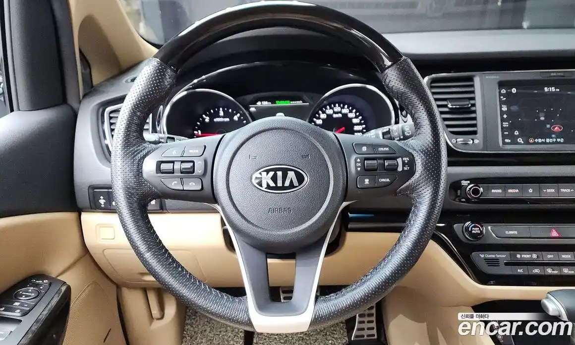Kia Canival 2019 2.2 Автомат в Москве № 121937, фото 18