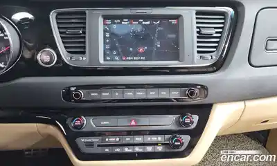 Kia Canival 2019 2.2 Автомат в Москве № 121937, миниатюра 3