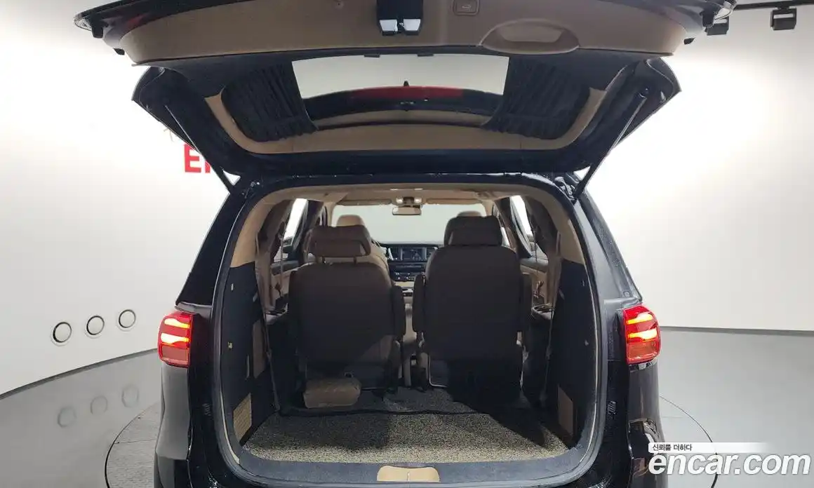 Kia Canival 2019 2.2 Автомат в Москве № 121937, фото 9