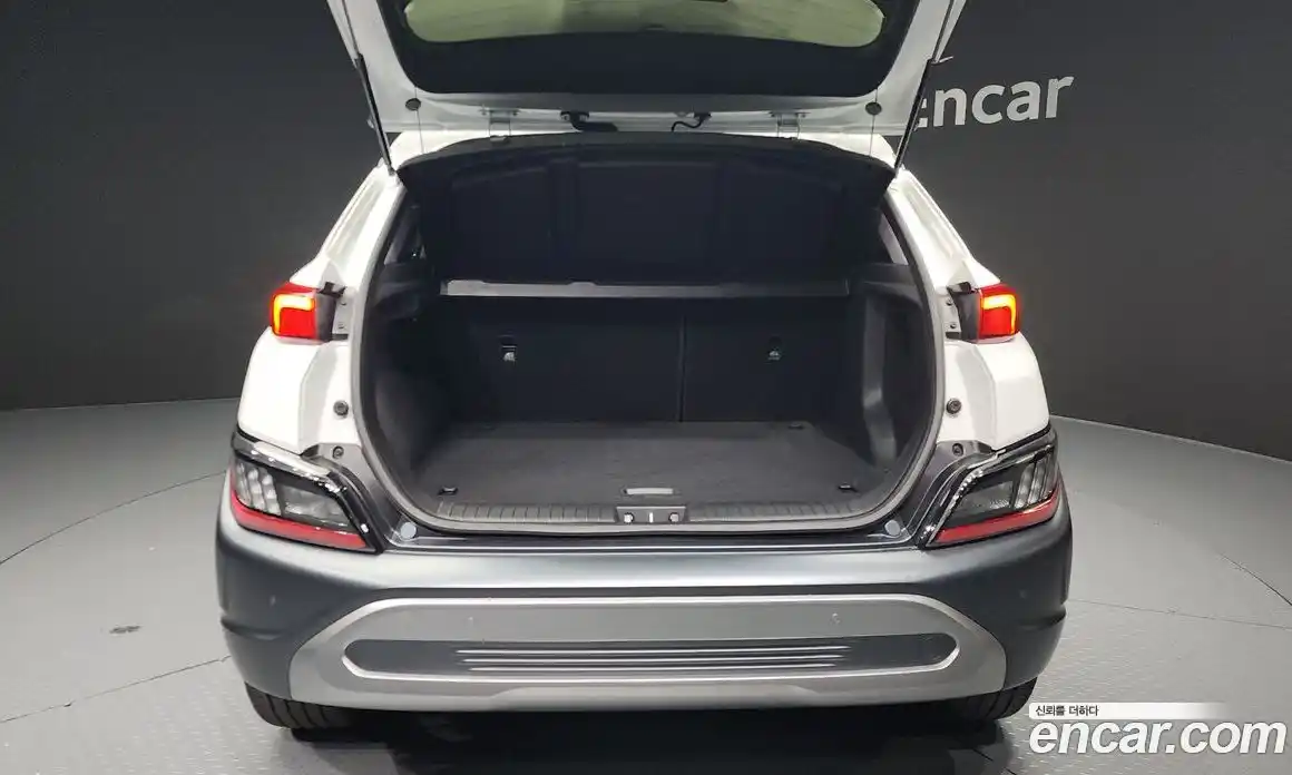 Hyundai Kona 2023 1.6 Автомат в Москве № 126748, фото 20