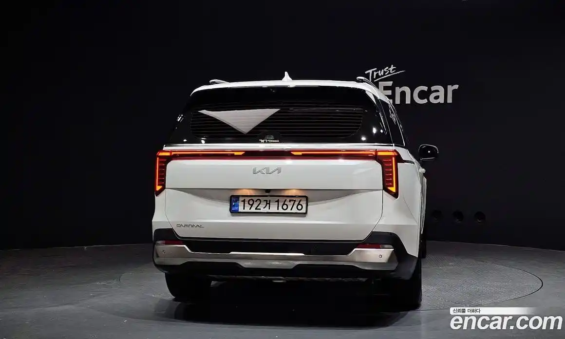 Kia Canival 2024 3.5 Автомат в Москве № 132565, фото 16