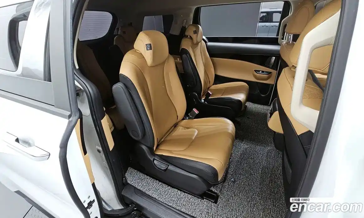 Kia Canival 2023 3.5 Автомат в Москве № 132943, фото 14