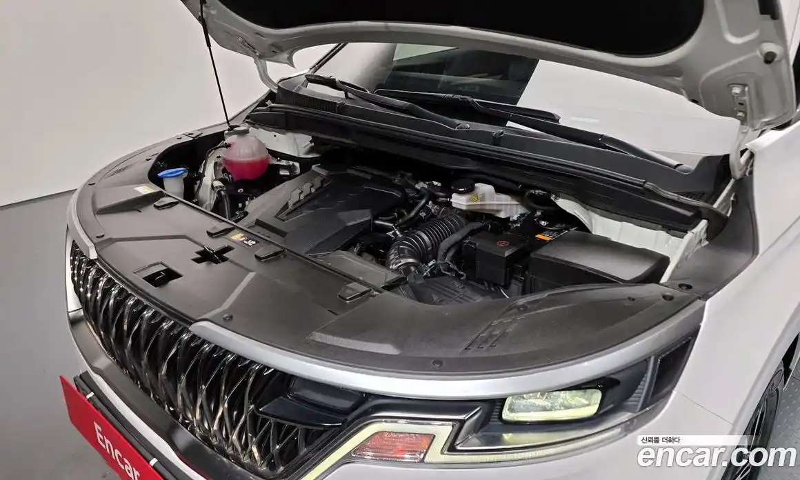 Kia Canival 2023 3.5 Автомат в Москве № 132943, фото 17