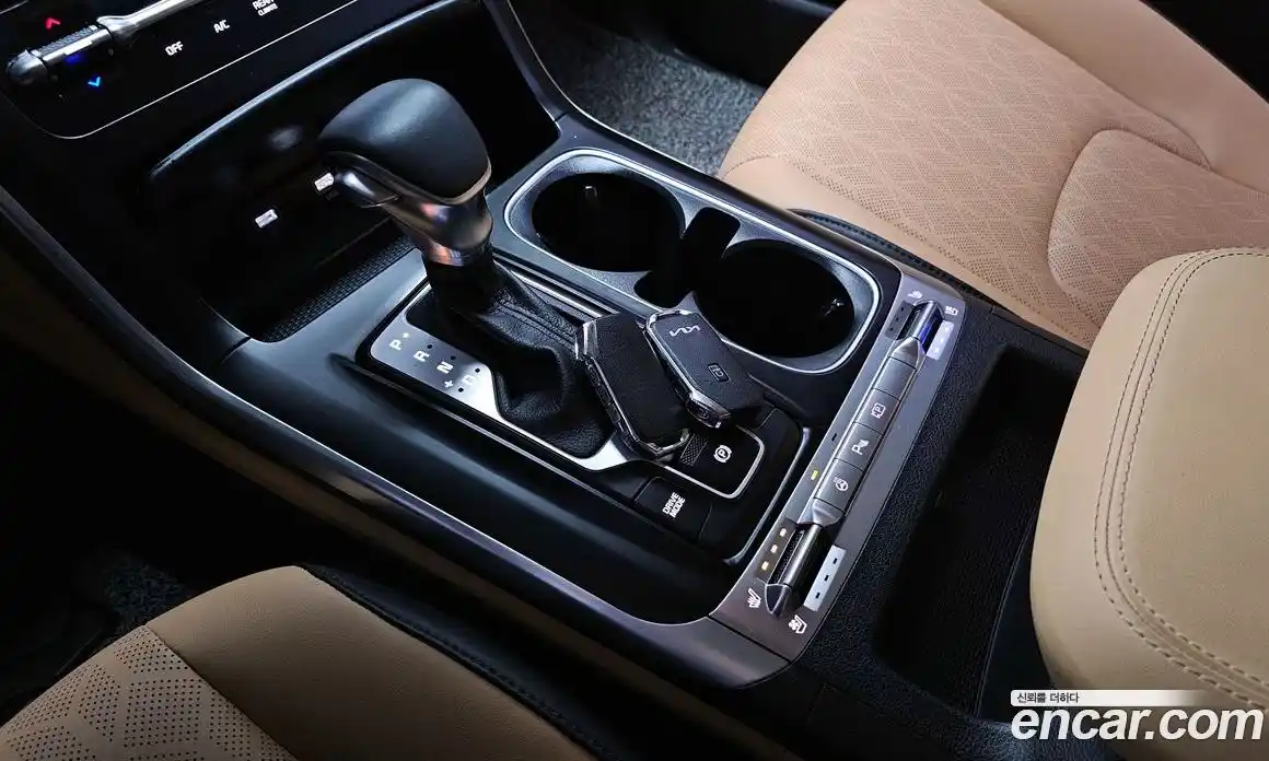 Kia Canival 2023 3.5 Автомат в Москве № 132943, фото 7