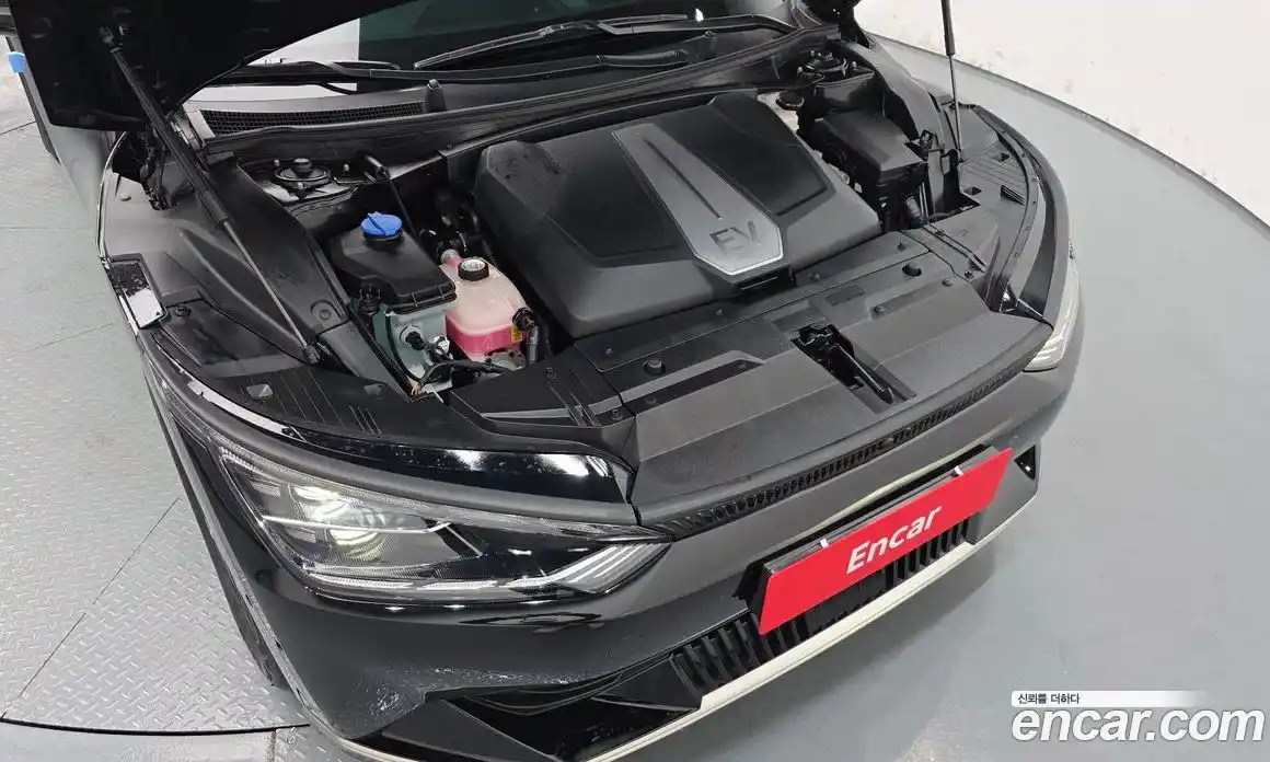 Kia EV6 2023 0.1 Автомат в Москве № 133427, фото 6