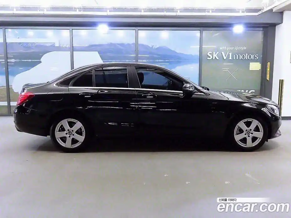 Mercedes-Benz C-Class 2018 1.6 Автомат в Москве № 143805, фото 3