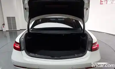 Mercedes-Benz E-Class 2018 1.9 Автомат в Москве № 147738, миниатюра 11