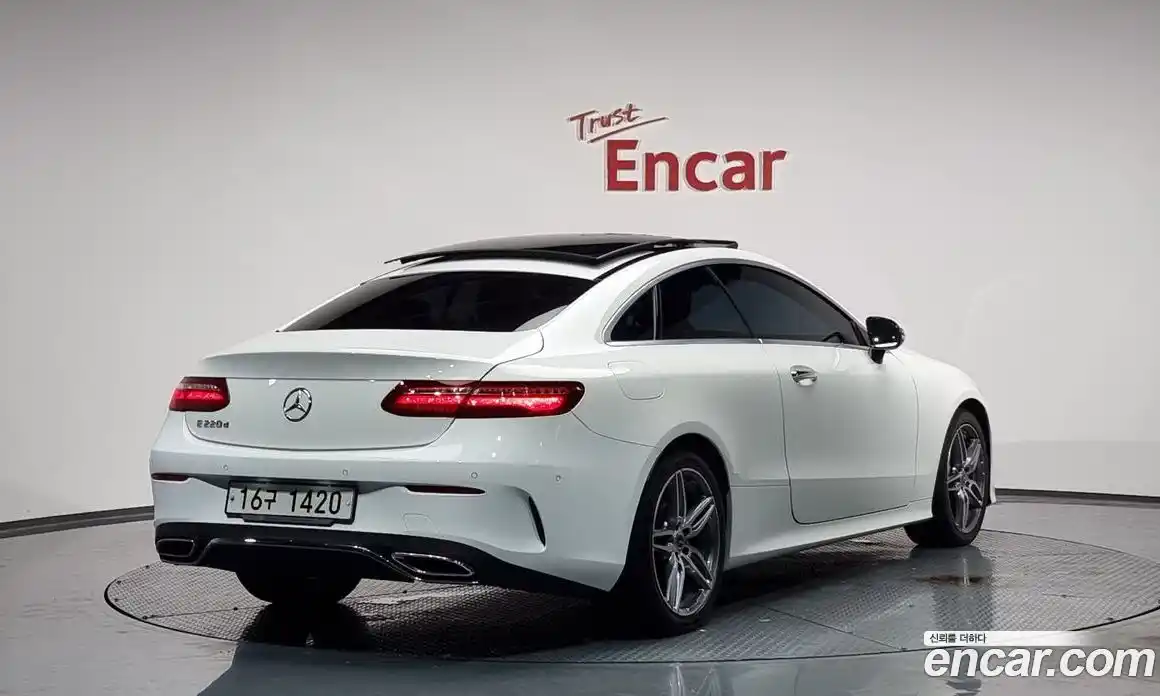 Mercedes-Benz E-Class 2018 1.9 Автомат в Москве № 147738, фото 18