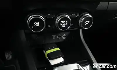 Renault XM3 2023 1.6 Автомат в Москве № 147804, миниатюра 6