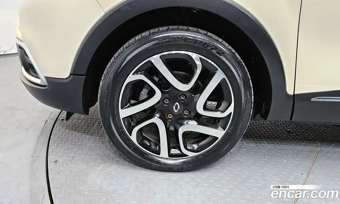 Renault QM3 2016 1.5 Автомат в Москве № 148196, фото 10