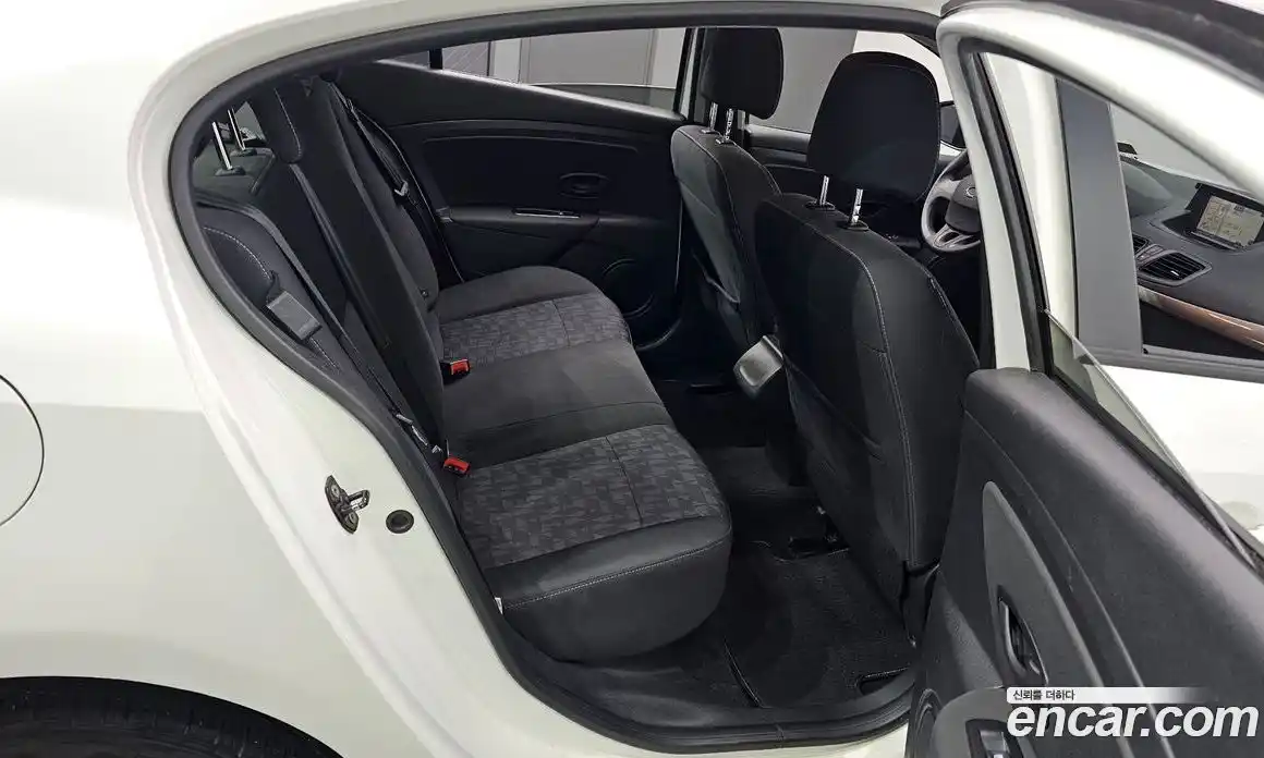 Renault SM3 2013 1.6 Автомат в Москве № 148444, фото 3