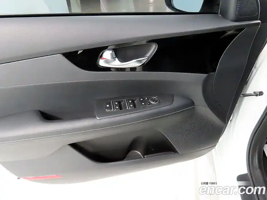 Kia K3 2022 1.6 Автомат в Москве № 158103, фото 13