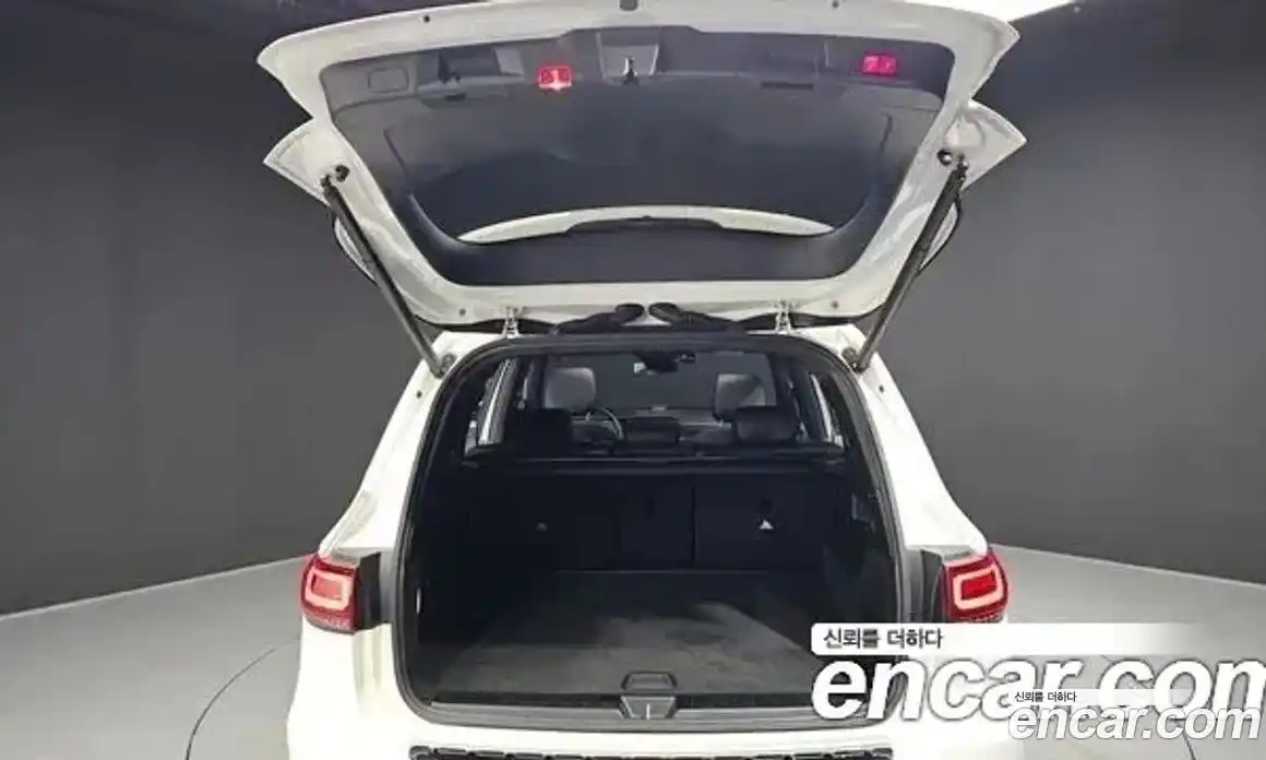 Mercedes-Benz GLB-Class 2020 2.0 Автомат в Москве № 160963, фото 20