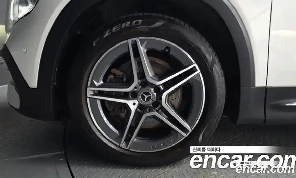 Mercedes-Benz GLB-Class 2020 2.0 Автомат в Москве № 160963, фото 5