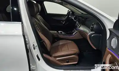 Mercedes-Benz E-Class 2020 2.0 Автомат в Москве № 161862, миниатюра 6