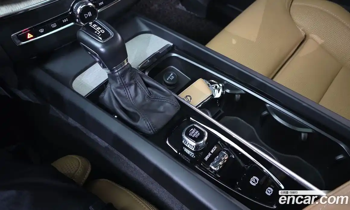 Volvo XC60 2019 2.0 Автомат в Москве № 164323, фото 16