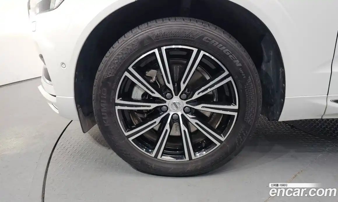 Volvo XC60 2019 2.0 Автомат в Москве № 164323, фото 19