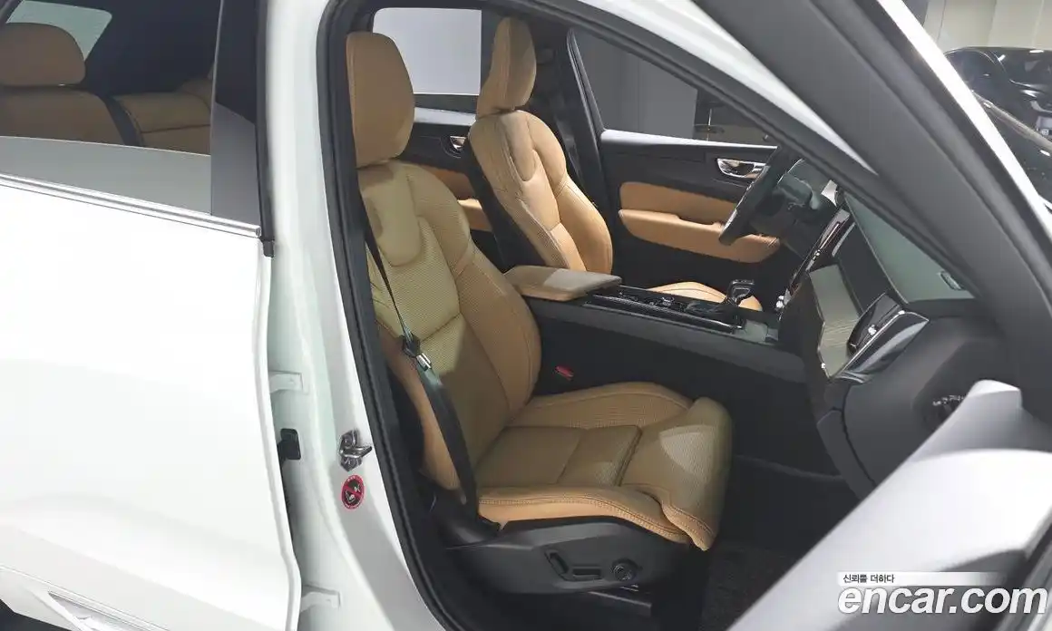 Volvo XC60 2019 2.0 Автомат в Москве № 164323, фото 6