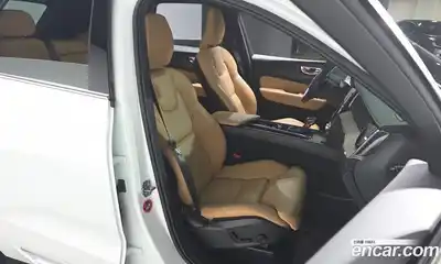 Volvo XC60 2019 2.0 Автомат в Москве № 164323, миниатюра 6