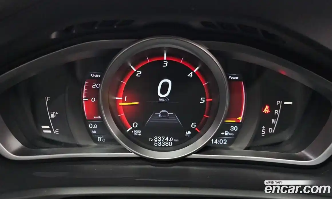 Volvo V40 2016 2.0 Автомат в Москве № 164404, фото 15