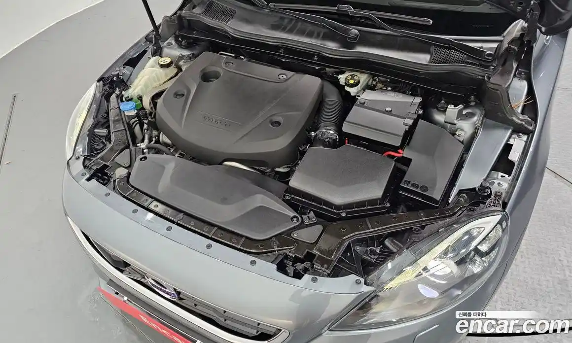 Volvo V40 2016 2.0 Автомат в Москве № 164404, фото 17