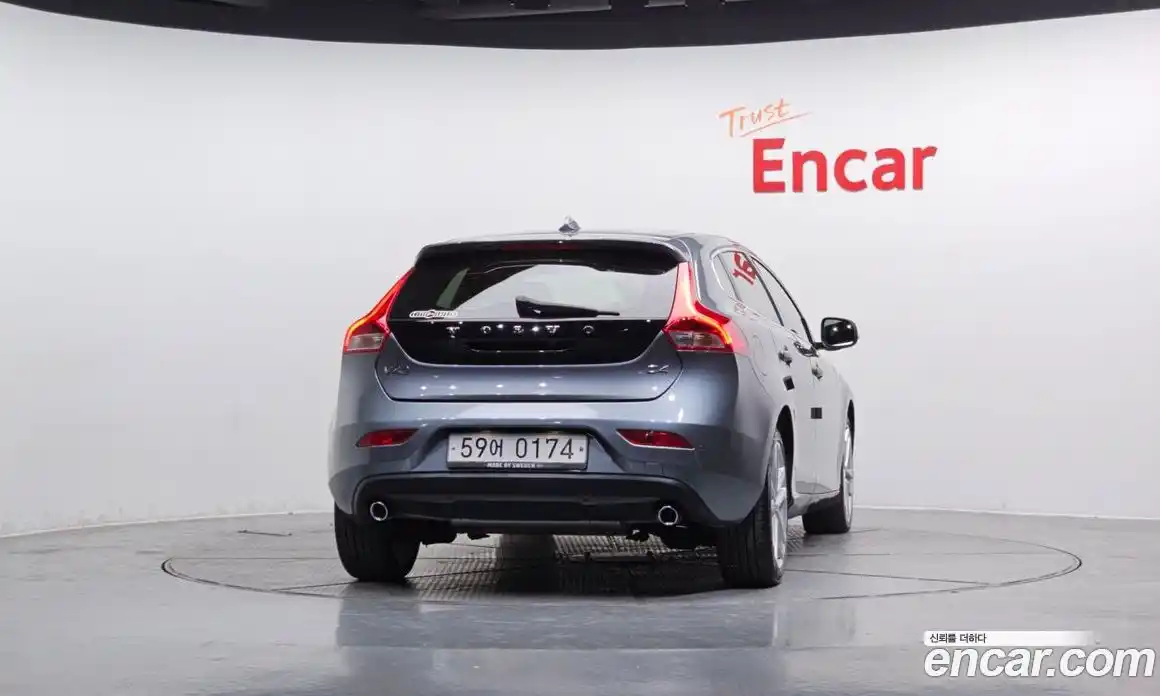 Volvo V40 2016 2.0 Автомат в Москве № 164404, фото 18