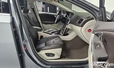 Volvo V40 2016 2.0 Автомат в Москве № 164404, миниатюра 2