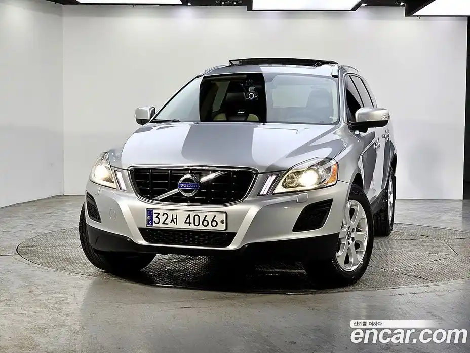 Volvo XC60 2011 2.4 Автомат в Москве № 164856, фото 3
