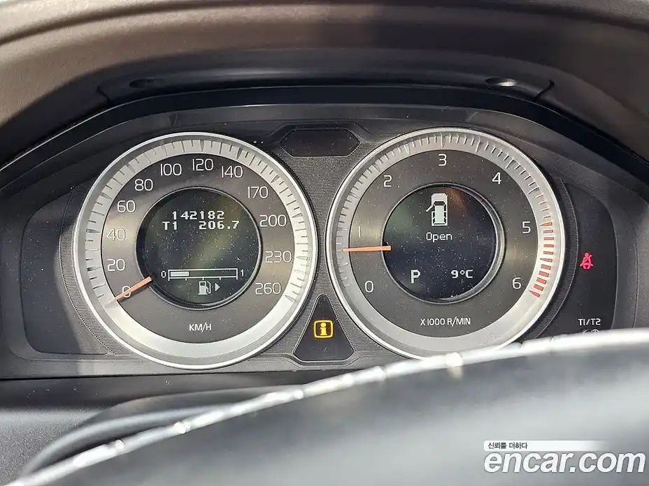 Volvo XC60 2011 2.4 Автомат в Москве № 164856, фото 8