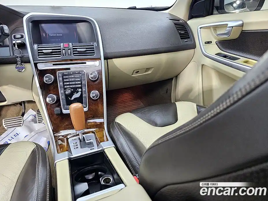 Volvo XC60 2011 2.4 Автомат в Москве № 164856, фото 9