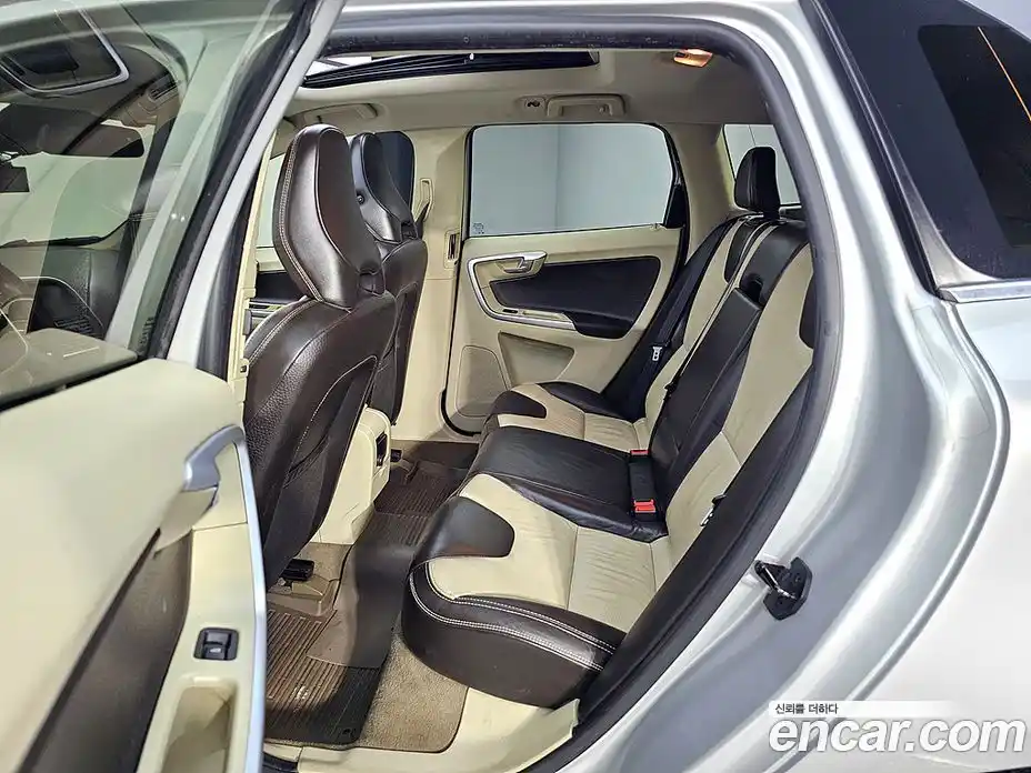 Volvo XC60 2011 2.4 Автомат в Москве № 164856, фото 10