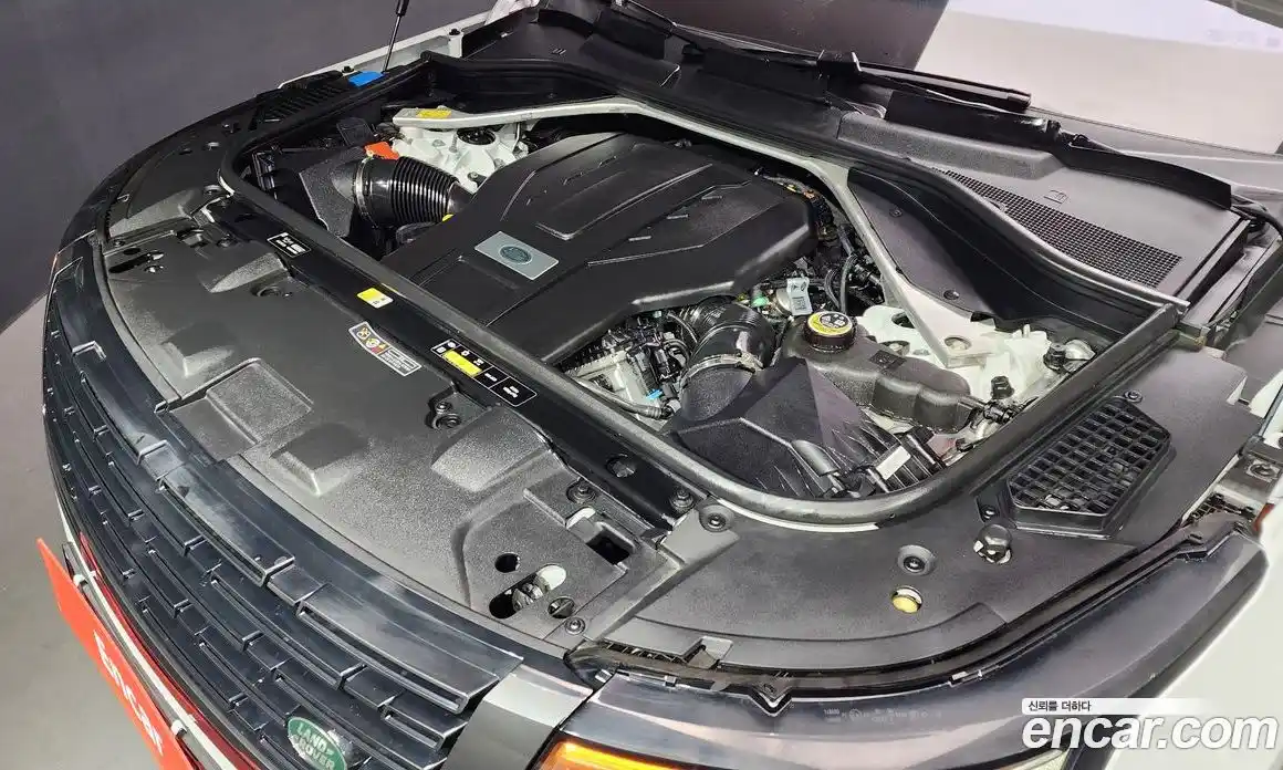 Land Rover Range-Rover 2023 4.4 Автомат в Москве № 166093, фото 8