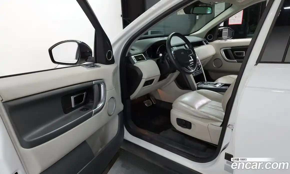 Land Rover Discovery Sport 2016 2.0 Автомат в Москве № 166451, фото 4