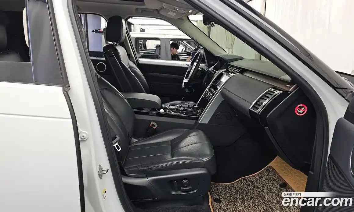 Land Rover Discovery 2019 3.0 Автомат в Москве № 166462, фото 2