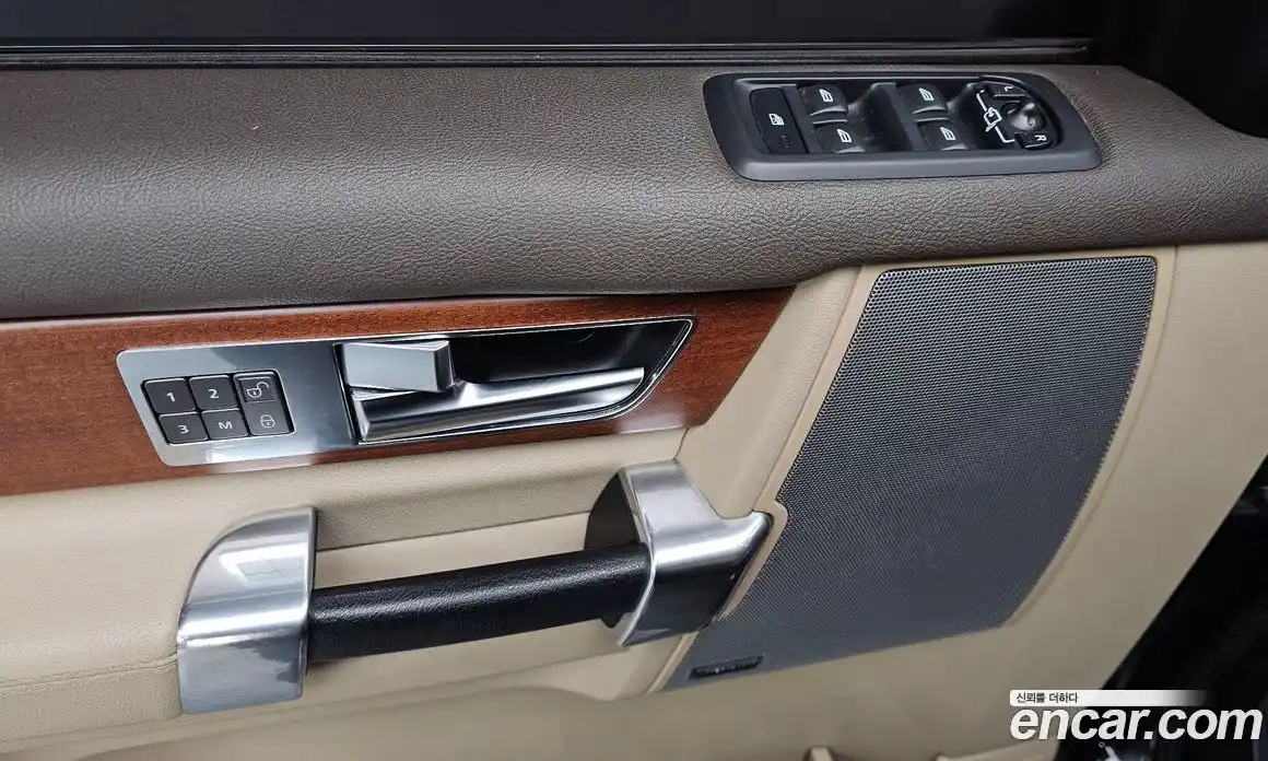 Land Rover Discovery 2016 3.0 Автомат в Москве № 166478, фото 18