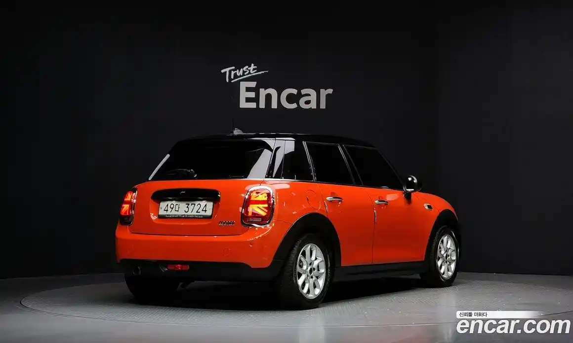 Mini Cooper 2019 1.5 Автомат в Москве № 167239, фото 13